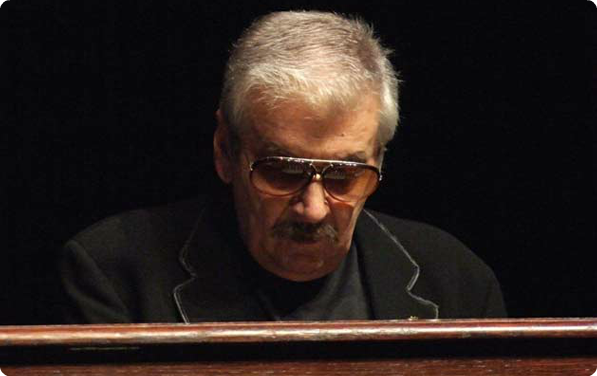 Wojciech Karolak 